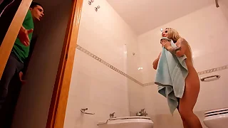 Spying nigh than my blonde stepmom in be passed on shower, she musts me fucking say no to and cumming nigh than say no to face