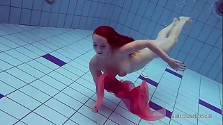 Redhead in slay rub elbows with pool